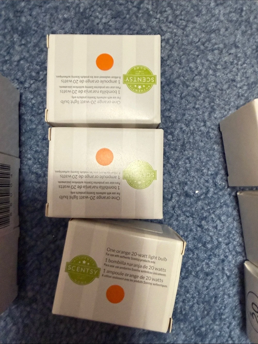 Scentsy Bundle Wax Melt Bars Trio & 12 20 watt bulb’s